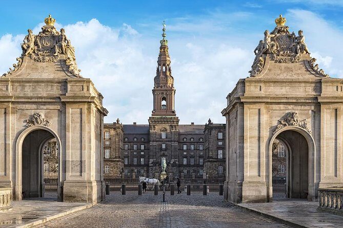 4-Hour Private Hamlet Castle Tour from Copenhagen - Copenhagen meeting point: how the morning gets simple