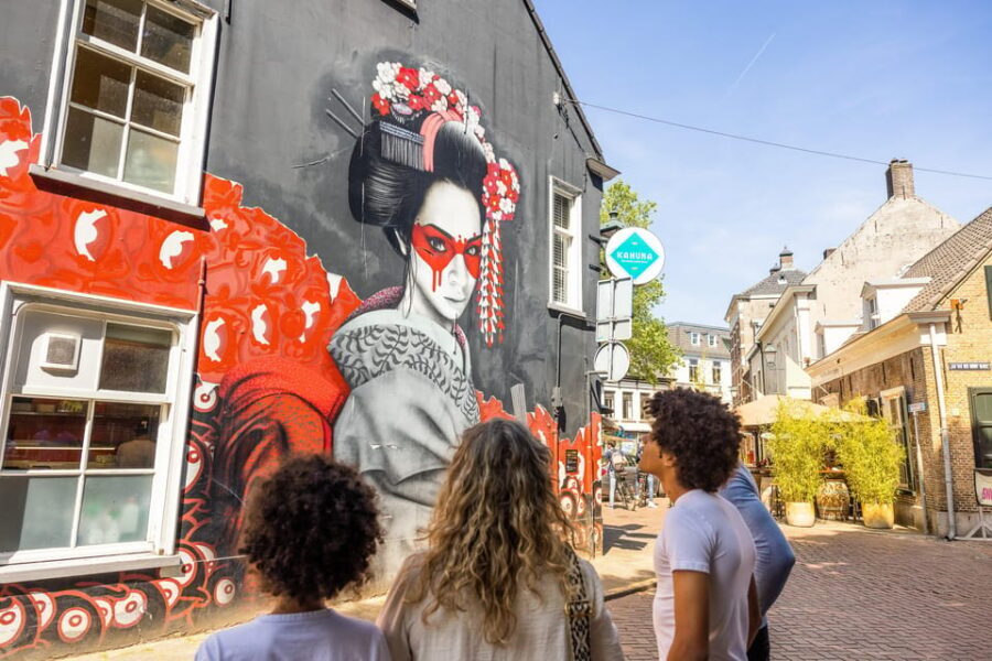 Breda: Highlights tour with local guide - Small picturesque streets and the stories that make them click