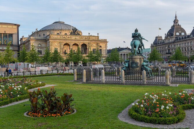 Castles of Kronborg and Frederiksborg from Copenhagen by Car - The Hamlet factor: legends you can point to, not just hear