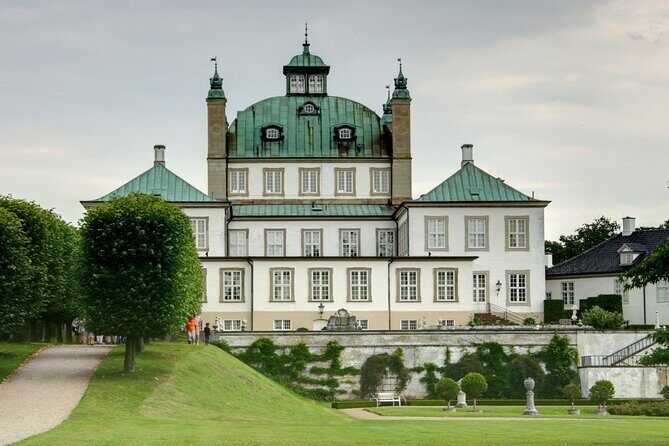 Castles of Kronborg and Frederiksborg from Copenhagen by Car - Frederiksborg Castle and Gardens in the 8-hour option
