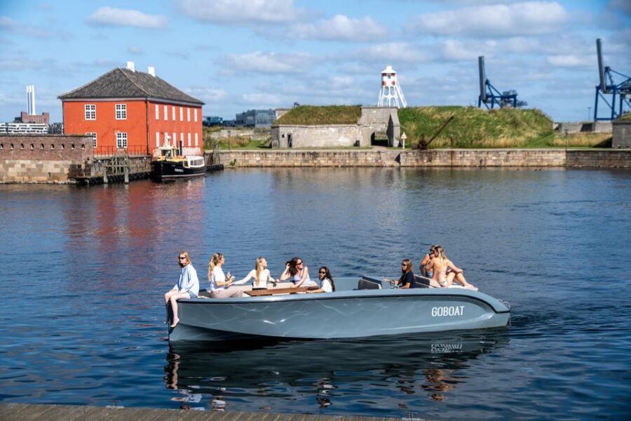 Copenhagen: 1,2,3,4,5-Hour Private Boat Tour with Captain - Helm and conversation: leaving the driving to the captain