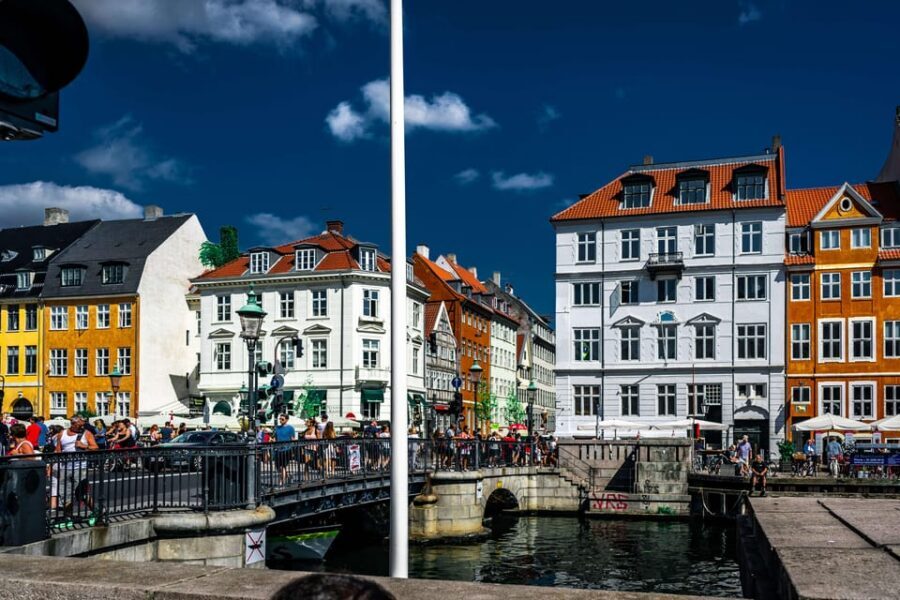 Copenhagen: 3-hour Private Guided Bike Tour - Christianshavn by bike: Dutch hints, mounds, and circle-shaped views