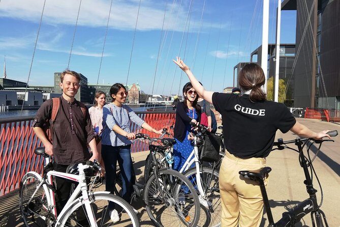 Copenhagen Bicycle Adventure - Meeting at Axel Torv 1 and how the tour starts smoothly