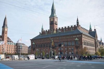 Copenhagen: Canal Boat Cruise & Old Town/Nyhavn Walking Tour - City Hall, Copenhagen Cathedral, and Round Tower on foot