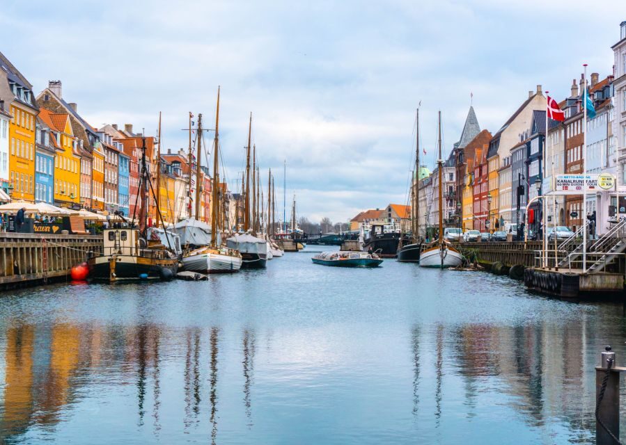 Copenhagen: Express Walk with a Local in 60 minutes - Børsen: the iconic landmark end-point you’ll remember