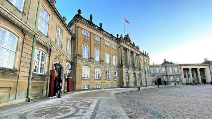 Copenhagen: Guided Walking Tour in French - Value and Pricing: What $67 Buys You (and Who It Fits Best)