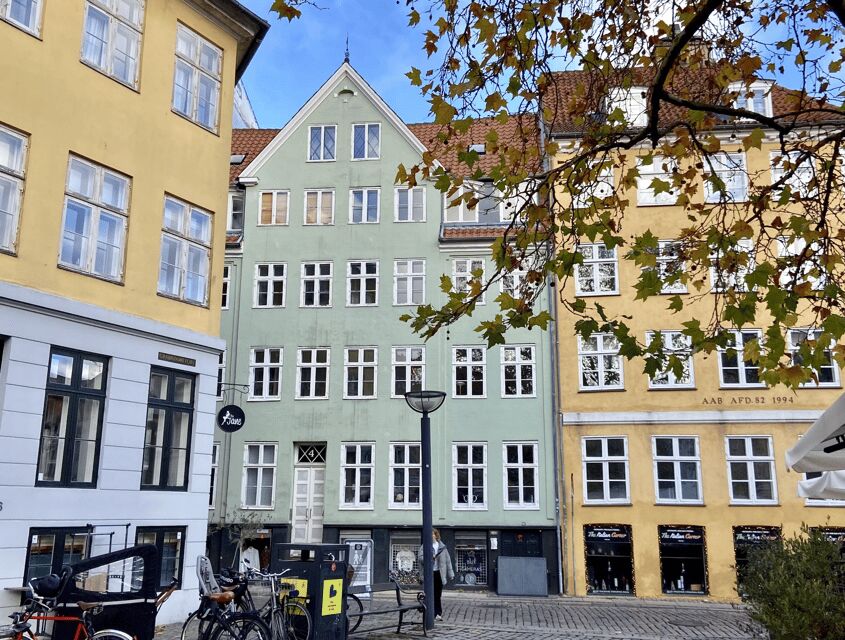 Copenhagen: Hygge & Highlights Walking Tour with Local Guide - Round Tower: Europe’s oldest functioning observatory (and why it matters)