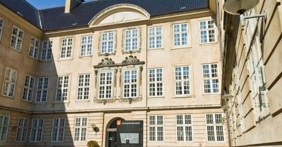Copenhagen: Old Town and Nyhavn Private Family Tour - Quick Highlights at a Glance