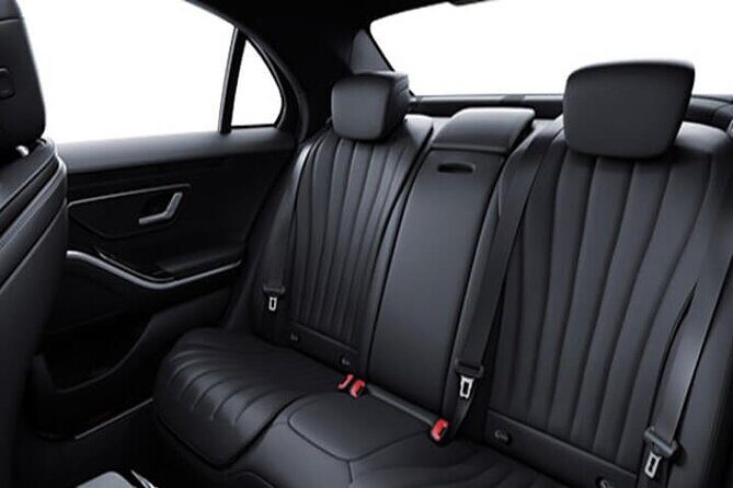 Departure by Luxury Vehicule Copenhagen to Copenhagen airport CPH - Meet-and-Greet Pickup in Copenhagen City: The Part That Saves Your Energy