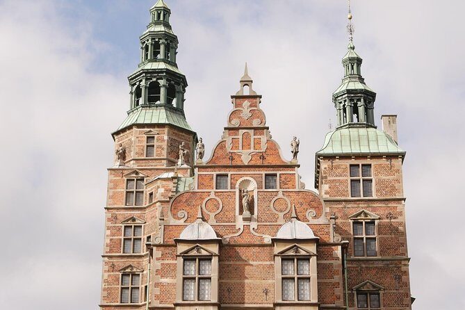 Explore Copenhagen’s Art and Culture with a Local - Stine Hvid street art stop: how to see murals like a local