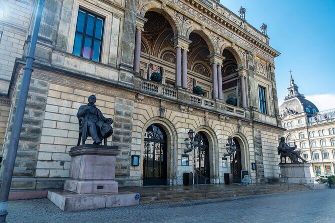 Self-Guided Tour of Hans Christian Andersen's Copenhagen - King’s Garden and the Hans Christian Andersen Monument: your quiet pause in the middle