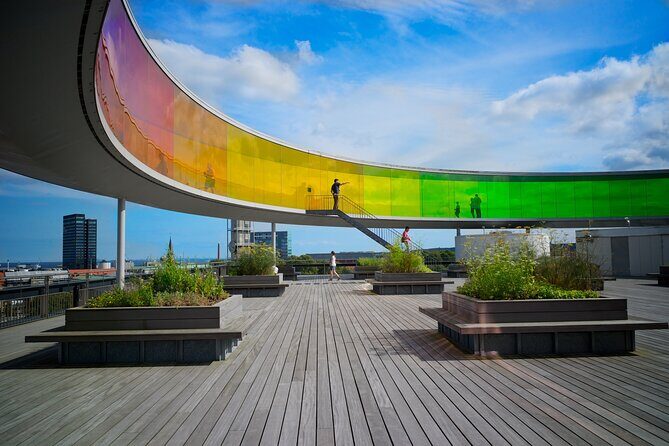 Surprise Walk of Aarhus with a Local - Meeting at Christian X: the start that sets the tone